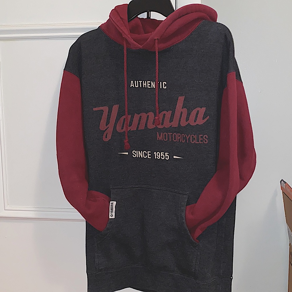 Men’s Large Yamaha sweater